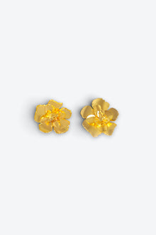 FLORAL BROOCH