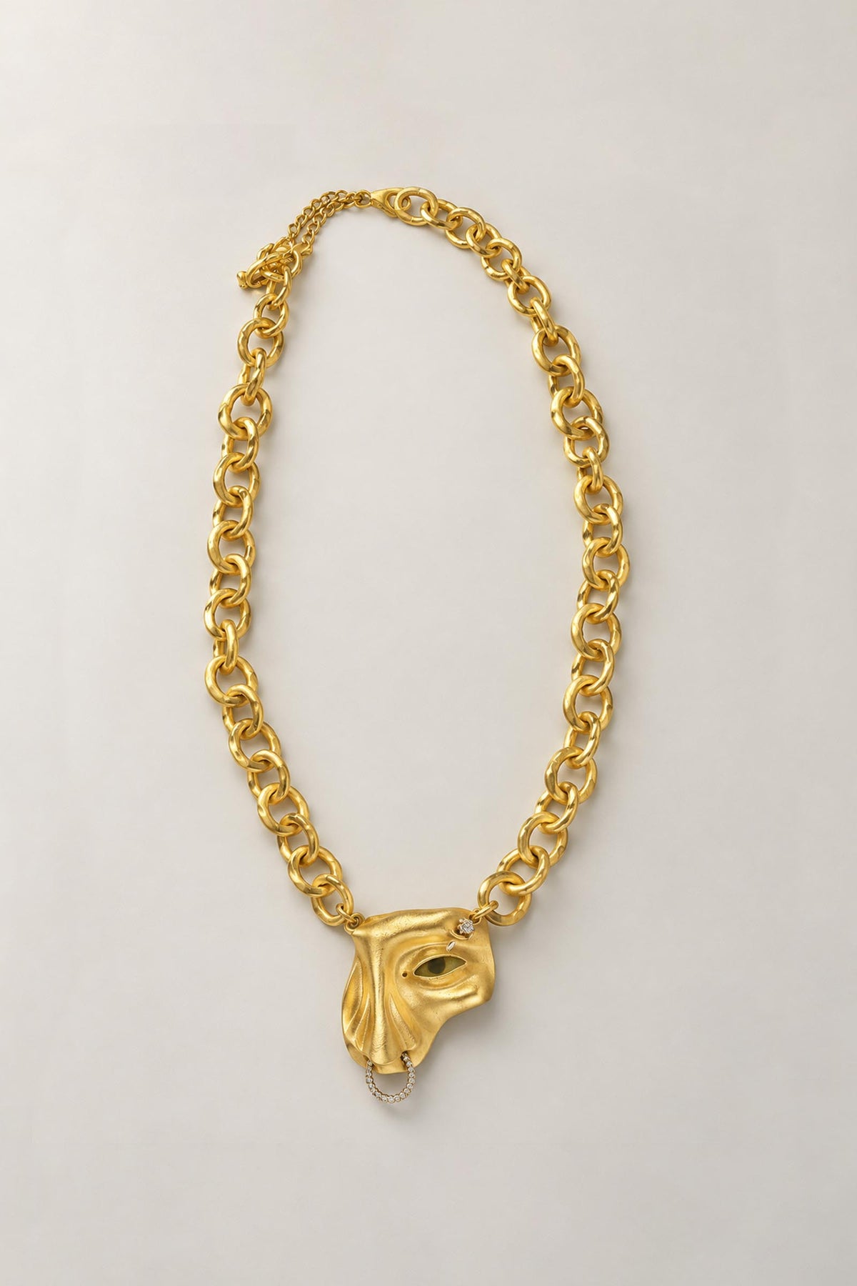 SCULPTED EYE CHAIN NECKLACE